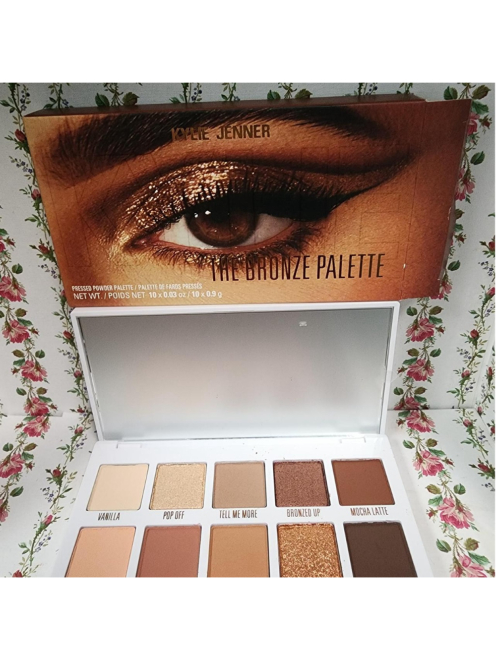Kylie Jenner The Bronze Palette with 10 shades of pressed powder #bronze #kylie